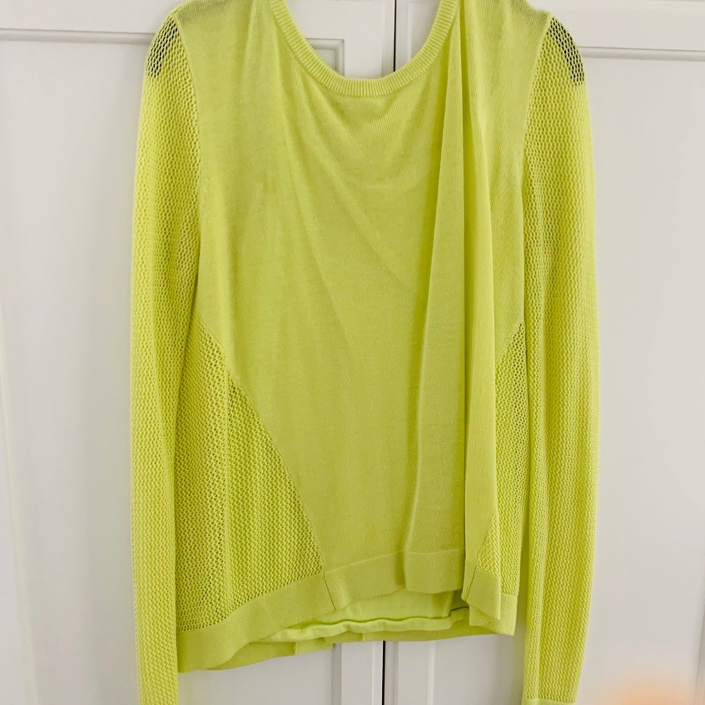 Euc Cabi Split Back Sweater Size M - image 1
